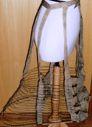 xxM132M 1874 Crinoline
